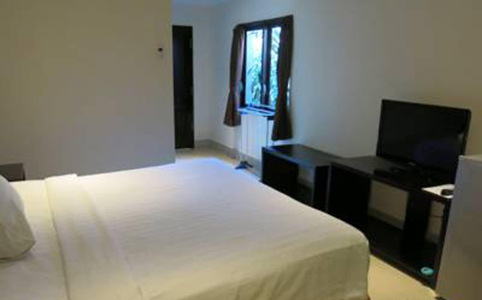 Radha Bali Hotel Кута Екстериор снимка
