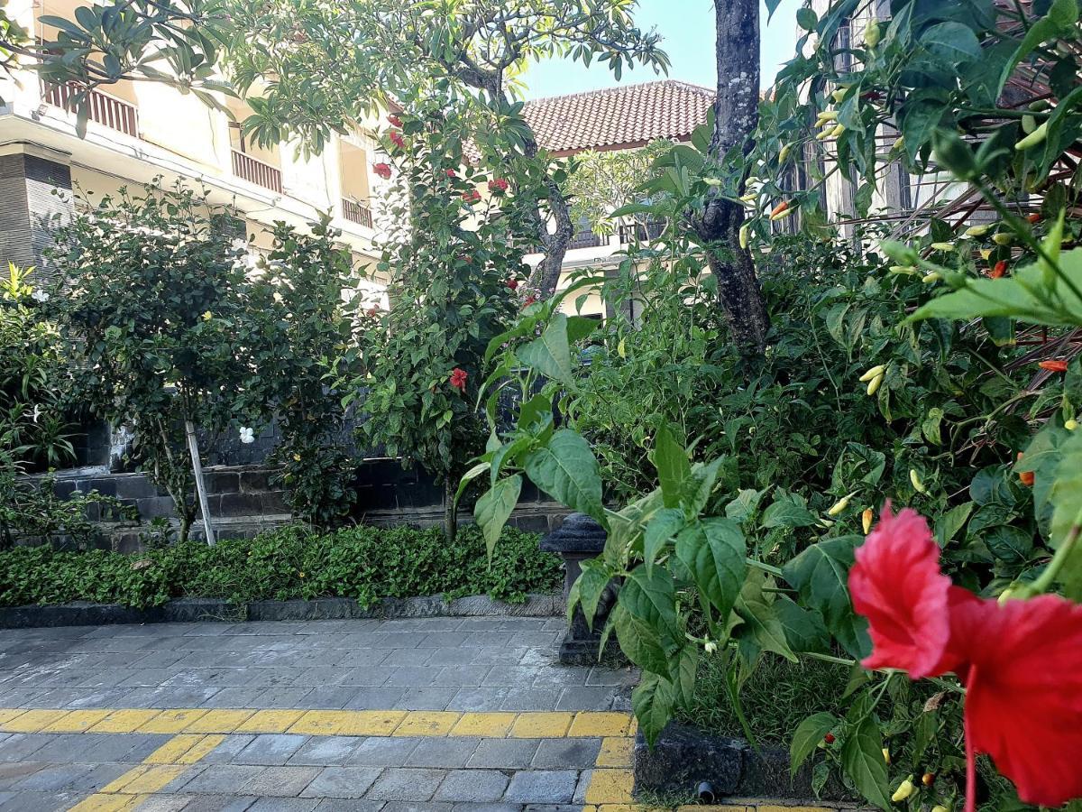 Radha Bali Hotel Кута Екстериор снимка