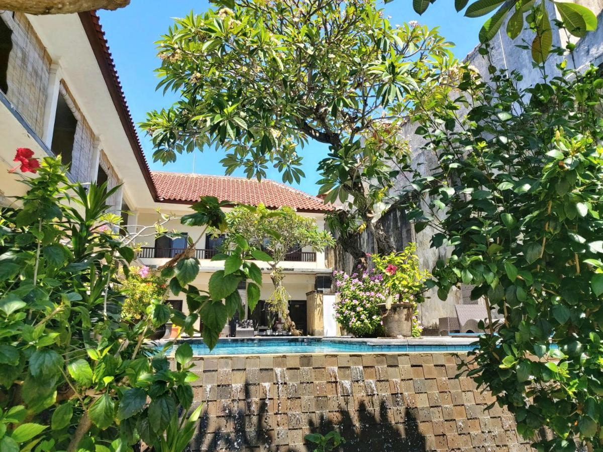 Radha Bali Hotel Кута Екстериор снимка