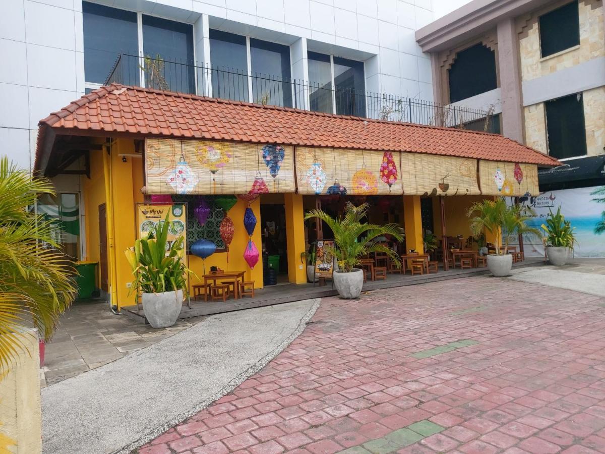 Radha Bali Hotel Кута Екстериор снимка