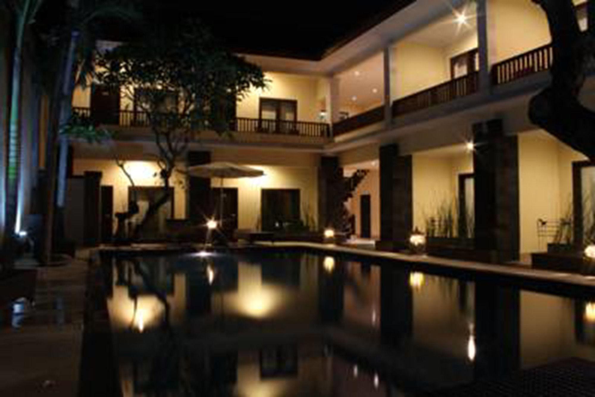 Radha Bali Hotel Кута Екстериор снимка