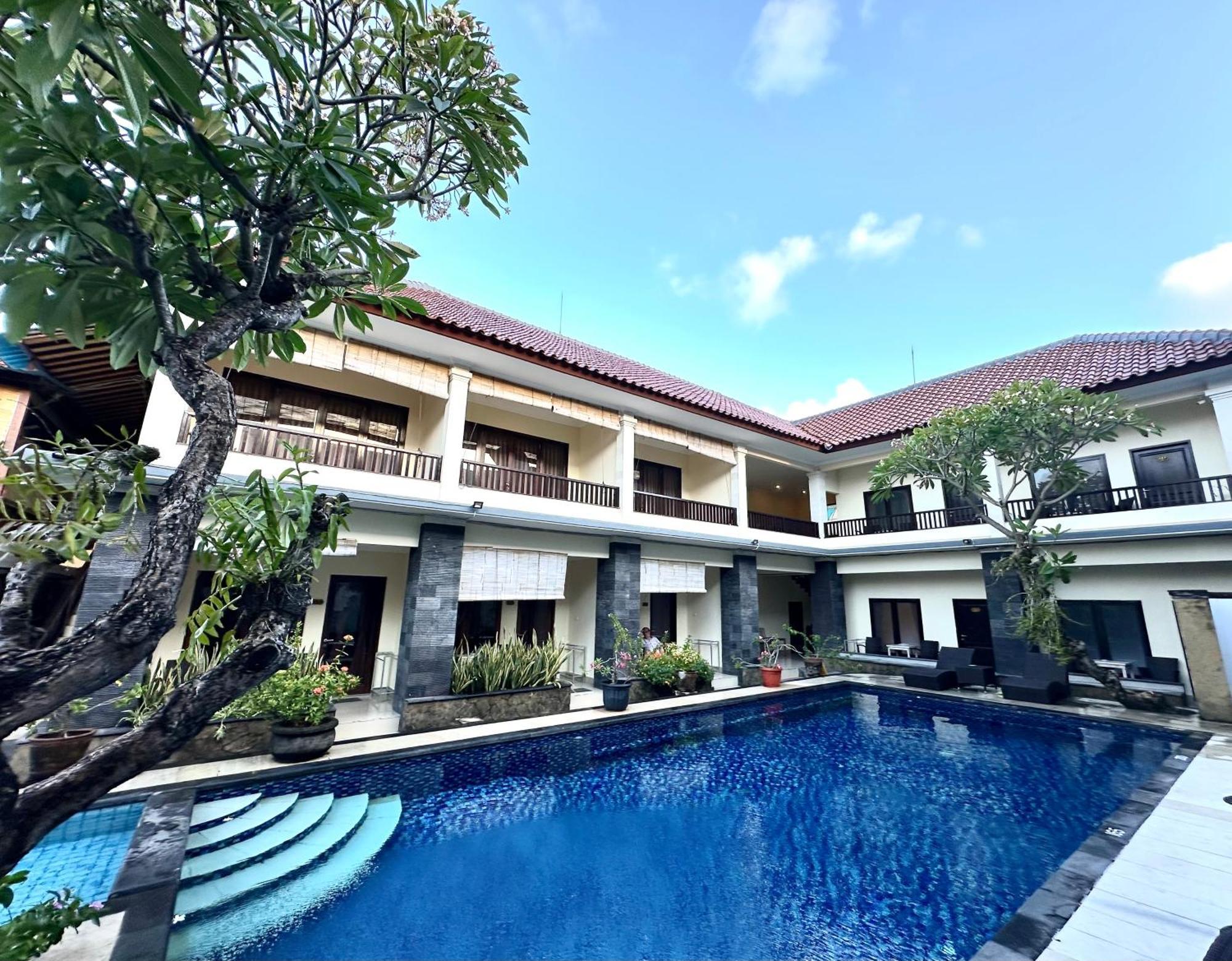 Radha Bali Hotel Кута Екстериор снимка